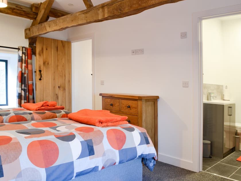 Pretty twin bedded room | Pistyll Gwyn, Llanwrthwl, near Rhayader