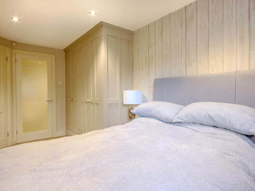 Comfortable double bedroom | West Lodge, Bakewell