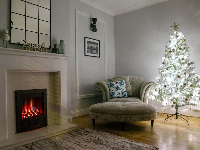 Living room decorated for Christmas | Jubilee House, Alnwick