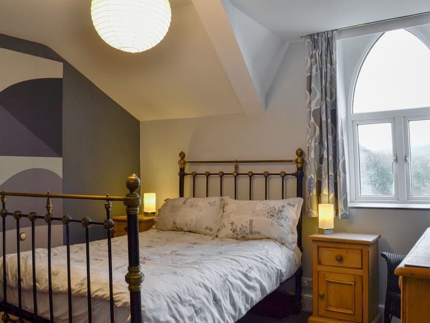 Well presented double bedroom | Neuadd, Menai Bridge, near Bangor