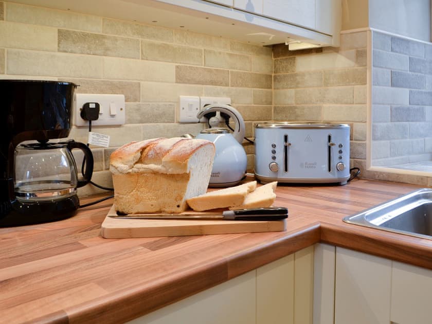 Well appointed kitchen | Felin Gogoyan - Cambrian Mountains Glamping, Tregaron, near Lampeter