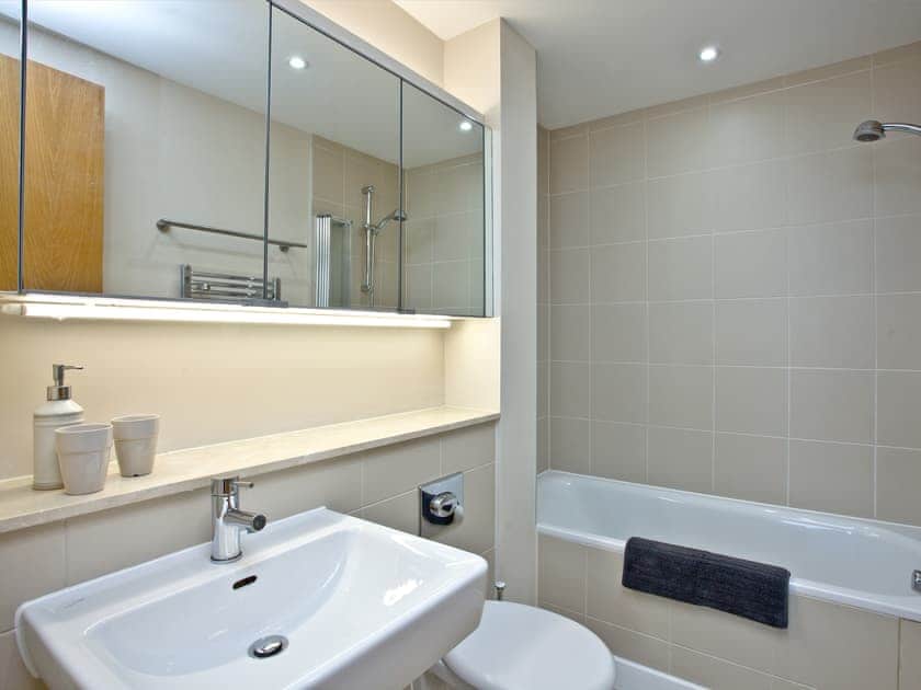 Bathroom | Pebbles, Westward Ho!