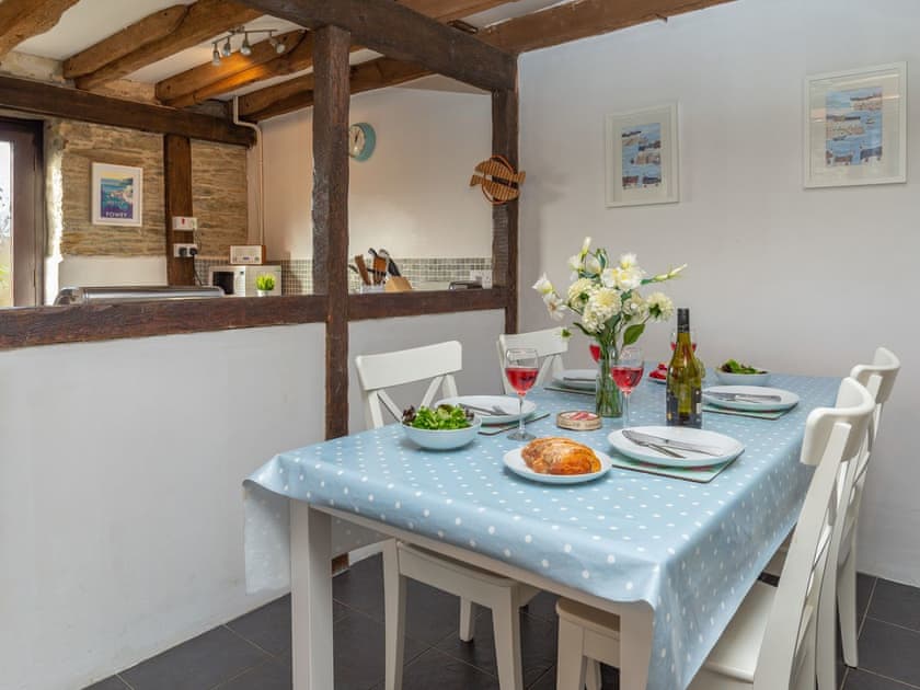 Spacious dining area | Dairy Cottage, Fowey