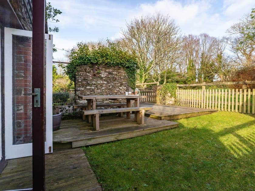Rear garden area | Dairy Cottage, Fowey