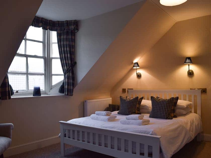 1st floor double bedroom | Dundarroch House, Brig o’ Turk, near Callander