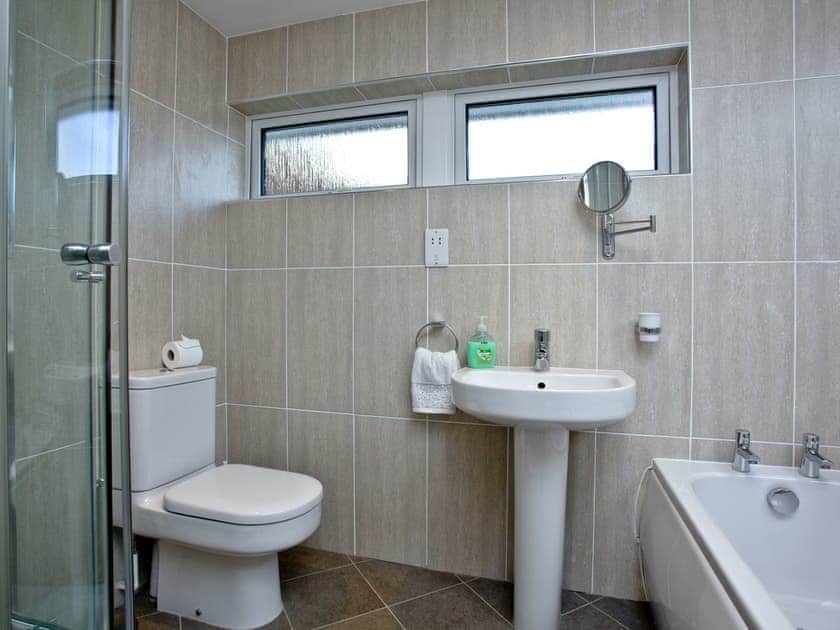 Bathroom | The Lodge, Fowey
