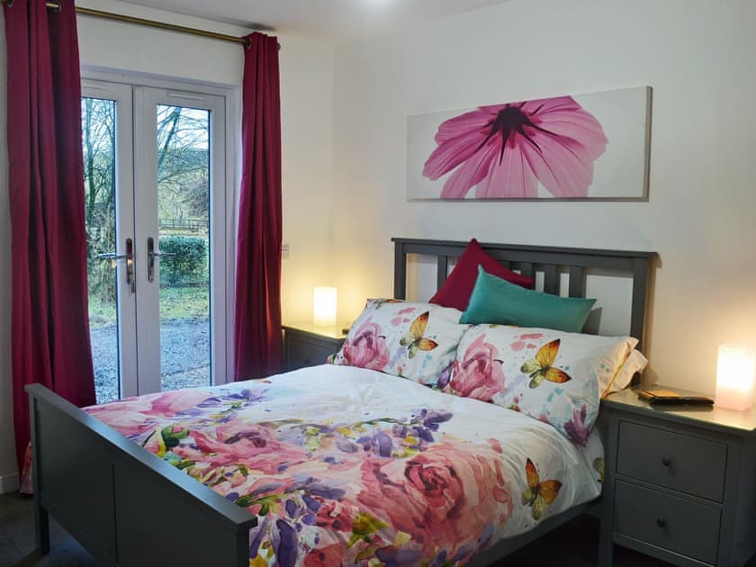 Relaxing double bedroom | Stable Cottage, Stewarton