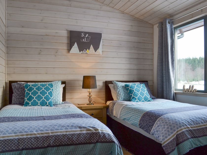 Good-sized twin bedroom | Cruachan - Invernahavon, Glentruim, near Newtonmore