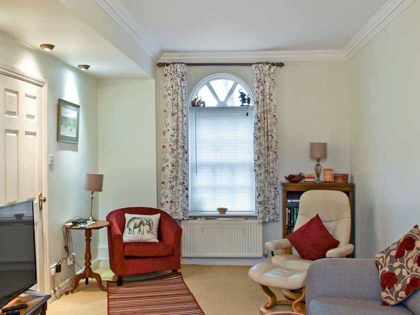 Cosy living/dining room | Woodford House, Bognor Regis