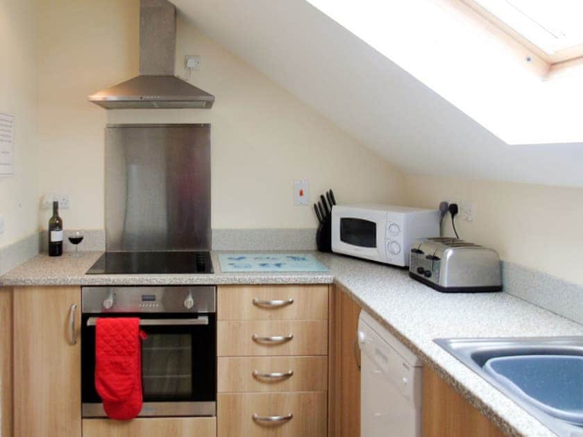 Well equipped kitchen | Ysgubor Uchaf - Bwlchgwyn Equestrian Holidays, Arthog, near Fairbourne