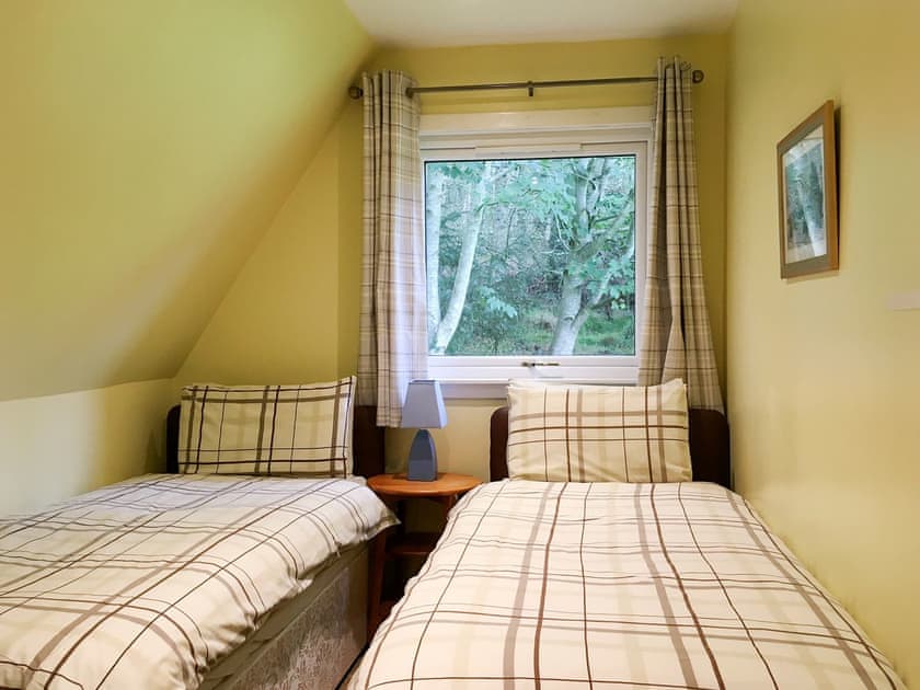 Twin bedroom | Thistle Lodge - Flowerburn Holidays, Rosemarkie, near Fortrose