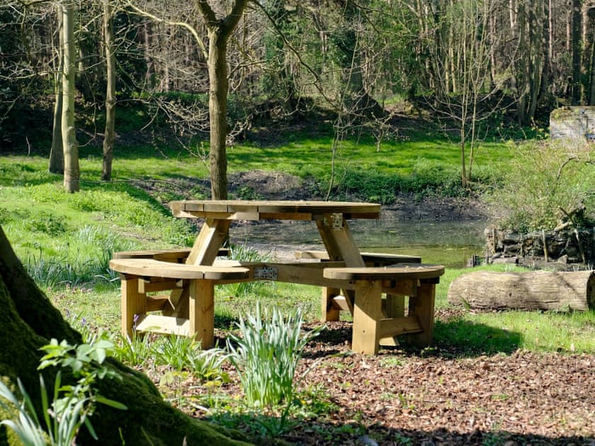 Sitting-out-area | Treeview Lodge, Uggeshall