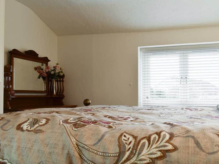Peaceful double bedroom | Millys Nook, St Austell
