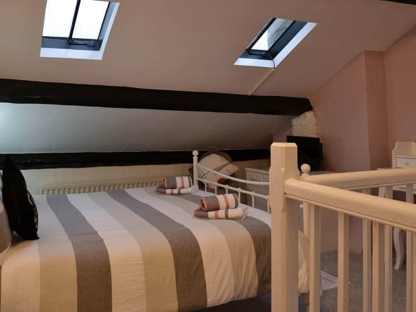 Double bedroom with en-suite | Cockleshell Cottage, Cockermouth