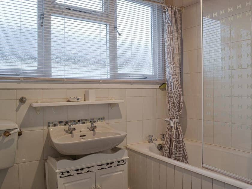 Bathroom | Cockleshell Cottage, Cockermouth