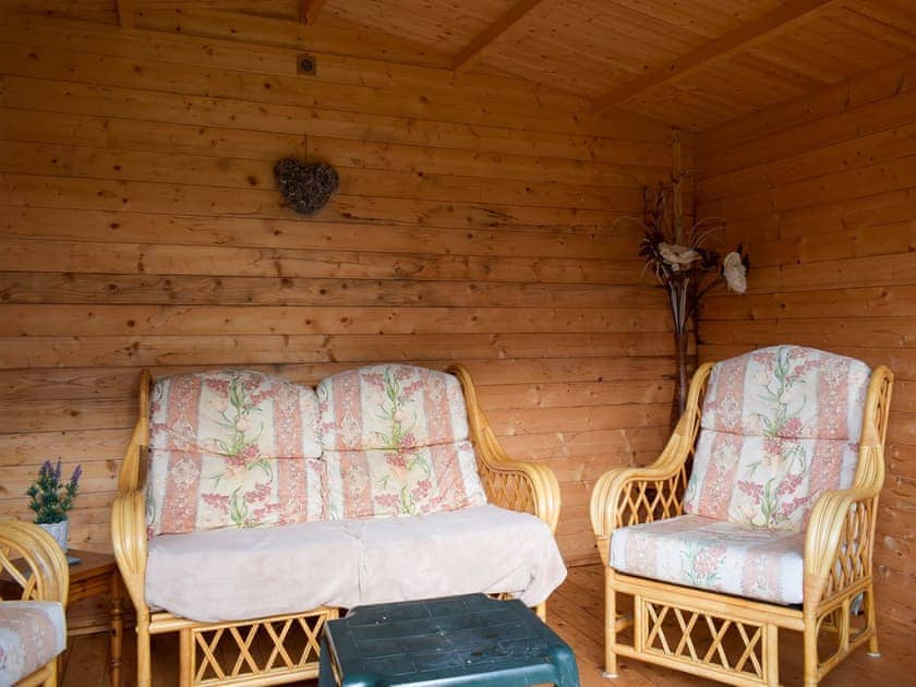 Relaxing summerhouse | Kinverley, Walton, near Kington