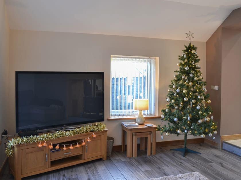 Seasonally decorated living room | Heckley Stable Cottage - Heckley Cottages, Alnwick