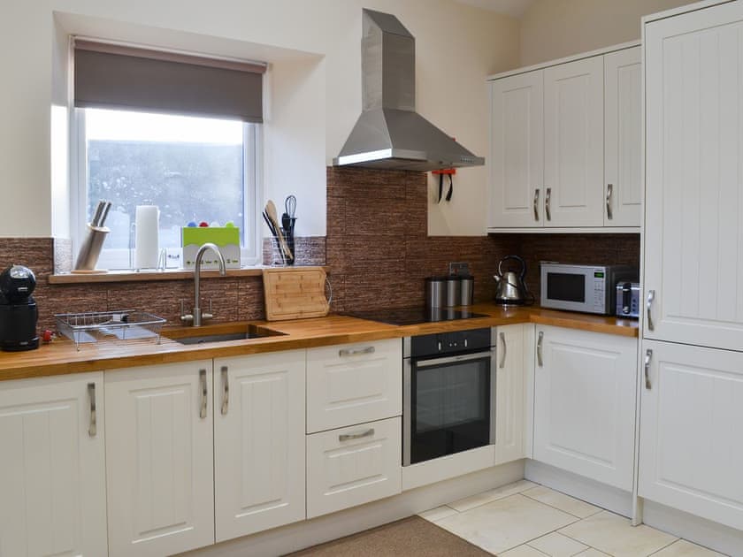 Well appointed and presented kitchen | Heckley Stable Cottage - Heckley Cottages, Alnwick