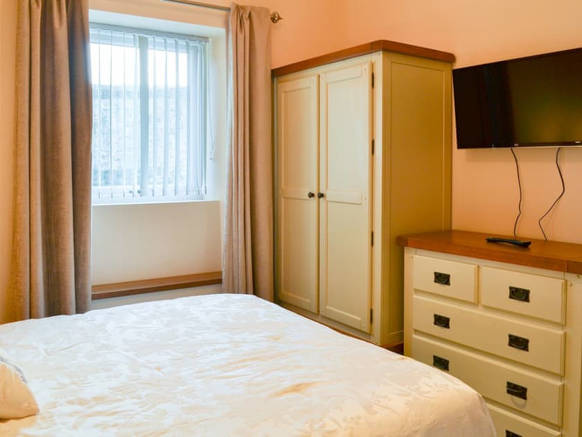 Inviting bedroom with double bed | Heckley Stable Cottage - Heckley Cottages, Alnwick