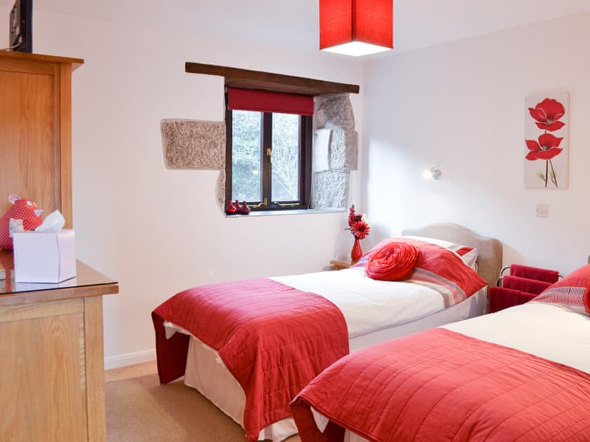 Bedroom with twin single beds | Little Content Farm Cottage - Burnuick Farm Cottages, Gunwalloe, near Helston