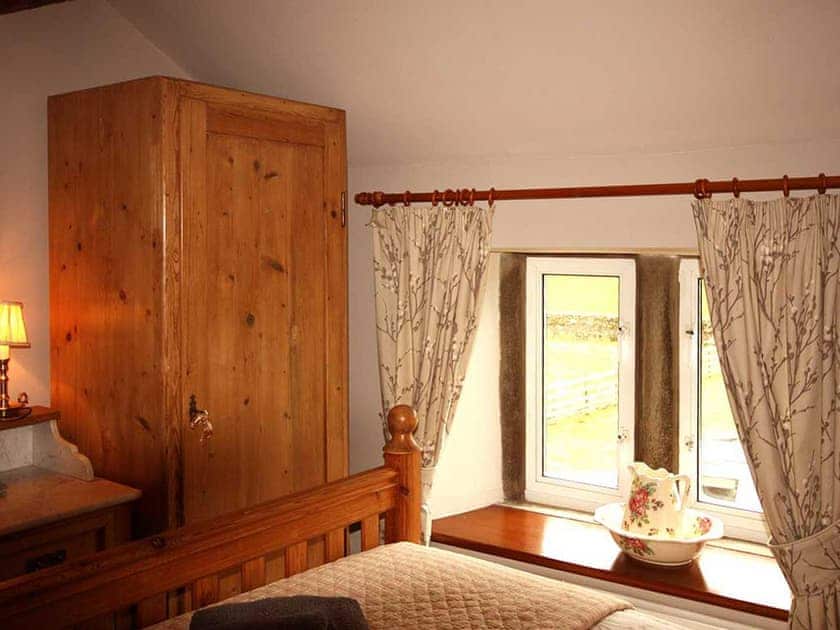 Ample storage within double bedroom | Shepherd’s Cottage, Longshaw near Hawes