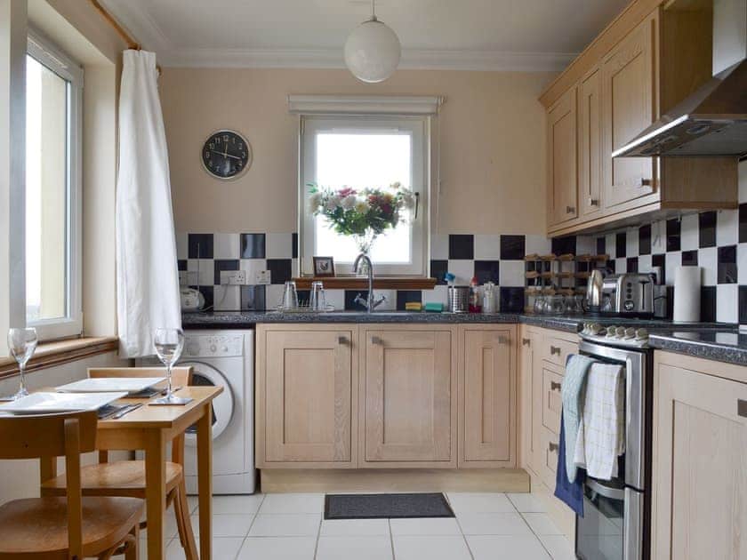 Well-equipped kitchen with dining area | Taigh Iasg - Sealladh Breagh and Taigh Iasg - Taigh Iasg, Glenuachdarach