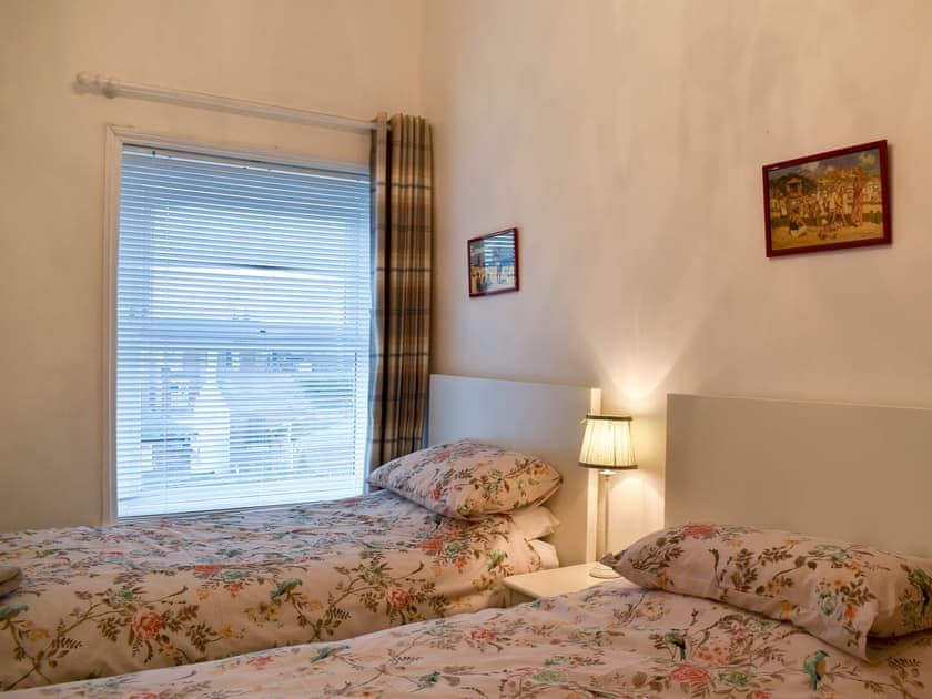 Twin bedroom | Flat 4 Horizon View - Moray Apartments, Lowestoft