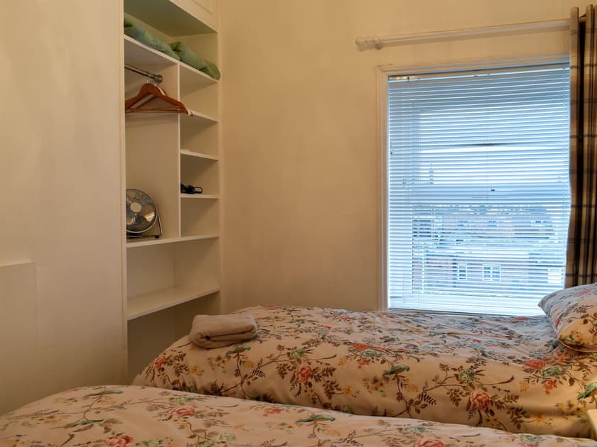 Twin bedroom | Flat 4 Horizon View - Moray Apartments, Lowestoft