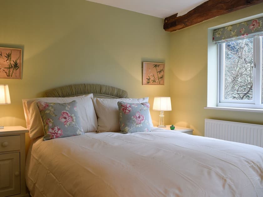 Double bedroom | Lovely Old Cottage, Stratford-Upon-Avon