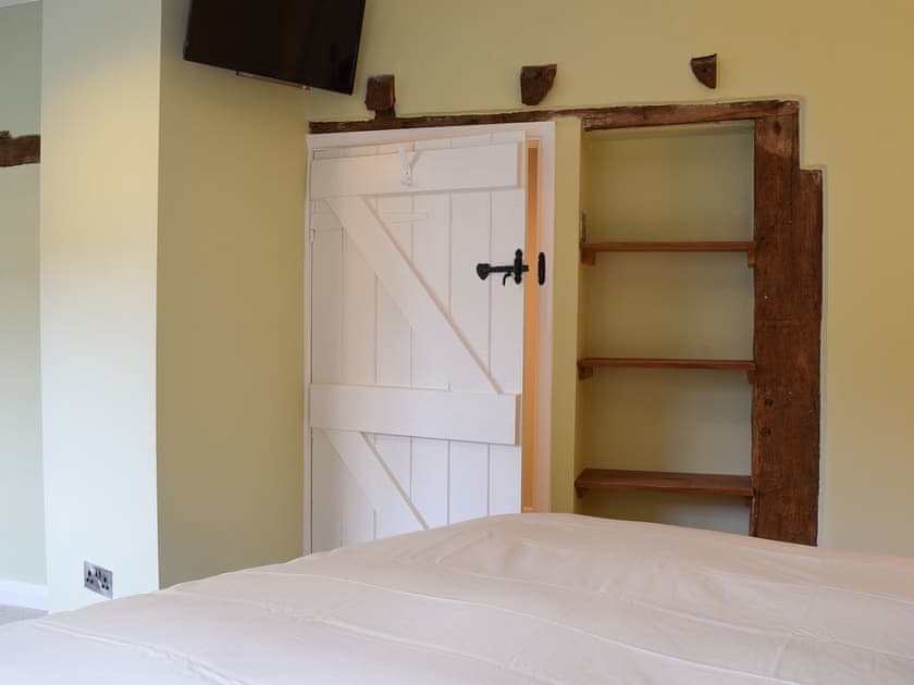 Double bedroom | Lovely Old Cottage, Stratford-Upon-Avon