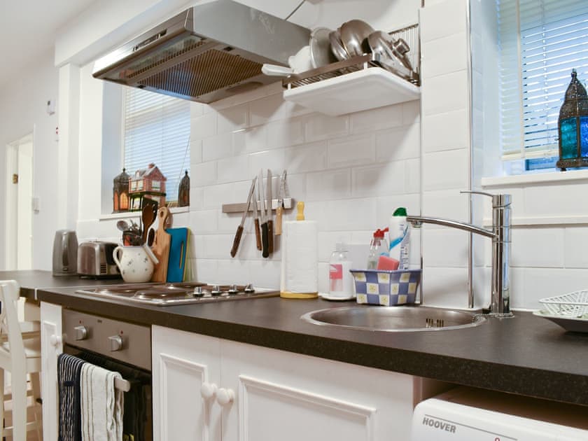 Kitchen | Flat 1 Garden View - Moray Apartments, Lowestoft