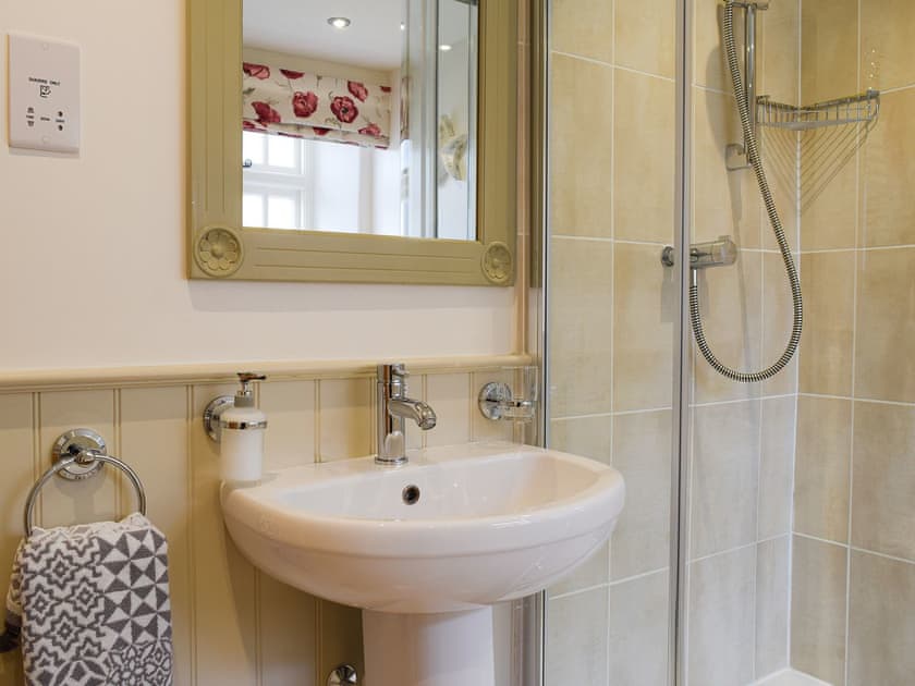 Bathroom  | Spring Cottage, Bourton-on-the-Water