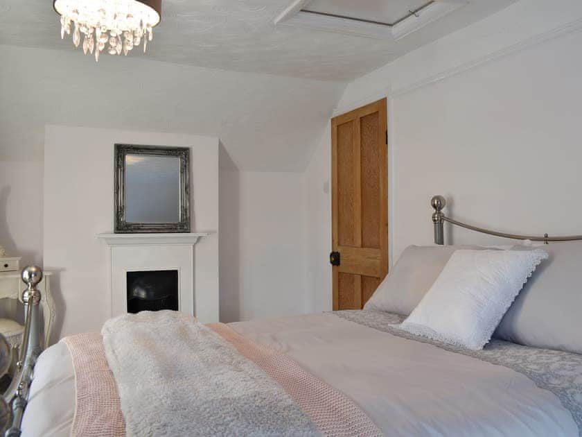 Peaceful double bedroom | Wilma Cottage, Geldeston, near Beccles