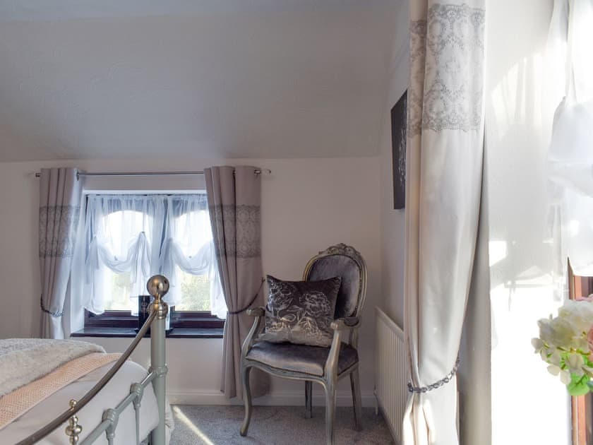Stylish double bedroom | Wilma Cottage, Geldeston, near Beccles