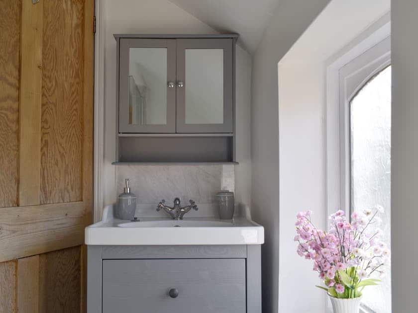 Family shower room | Wilma Cottage, Geldeston, near Beccles