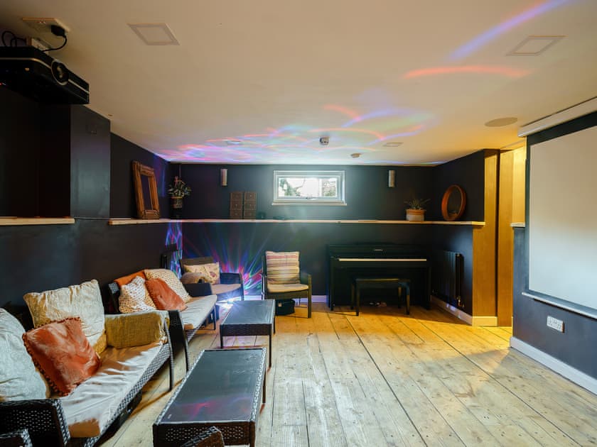 Entertainment room | Sinatra Villa, Cheltenham