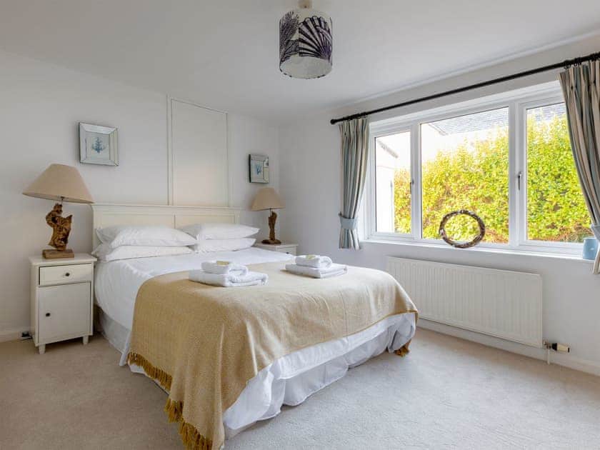 Spacious double bedroom | Cotillion, Salcombe
