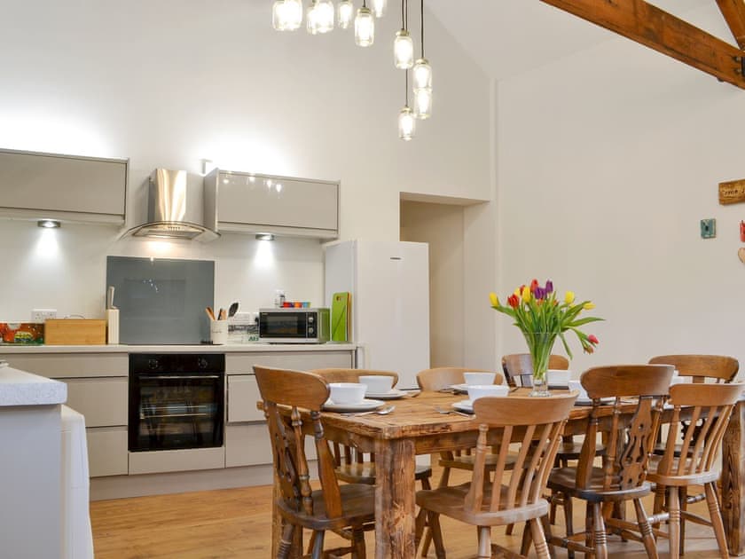 Attractive kitchen/ dining area | ’Ow Do - Dringhoe Hall Cottages - Dringhoe Hall Cottages, Driffield, near Bridlington