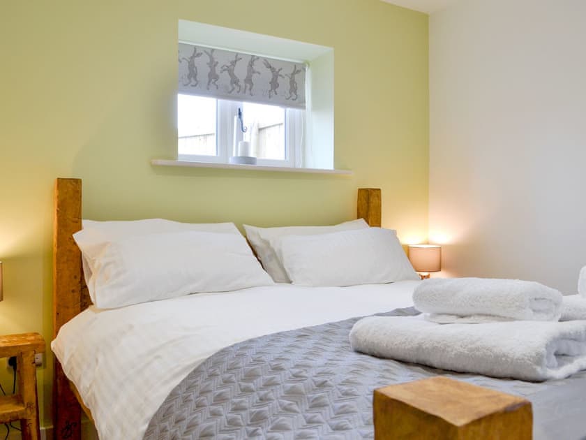 Comfortable double bedroom | ’Ow Do - Dringhoe Hall Cottages - Dringhoe Hall Cottages, Driffield, near Bridlington