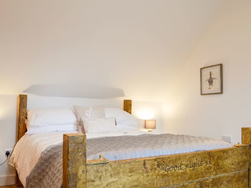 Light and airy double bedroom | ’Ow Do - Dringhoe Hall Cottages - Dringhoe Hall Cottages, Driffield, near Bridlington