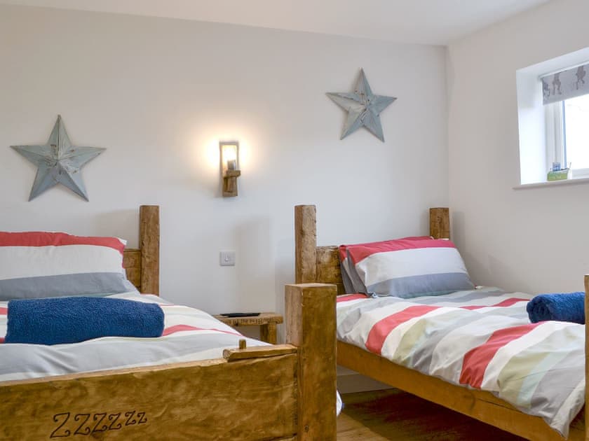 Twin bedroom | ’Ow Do - Dringhoe Hall Cottages - Dringhoe Hall Cottages, Driffield, near Bridlington