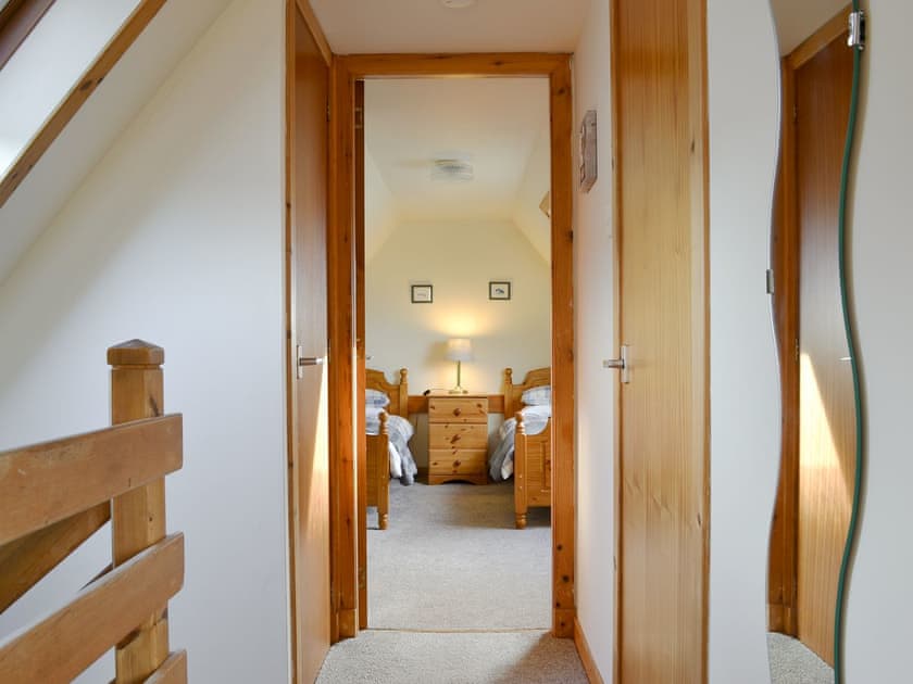 Landing | Tote Cottage, Skeabost Bridge