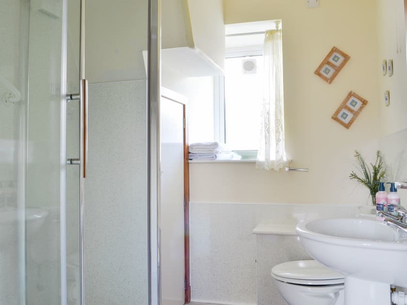 Shower room | Tote Cottage, Skeabost Bridge