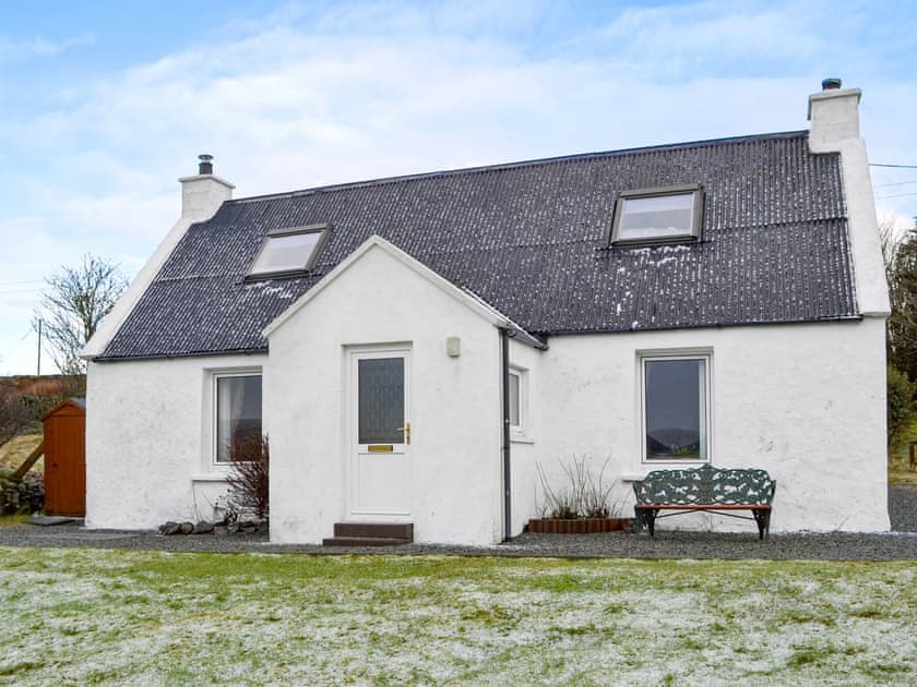 Exterior | Tote Cottage, Skeabost Bridge