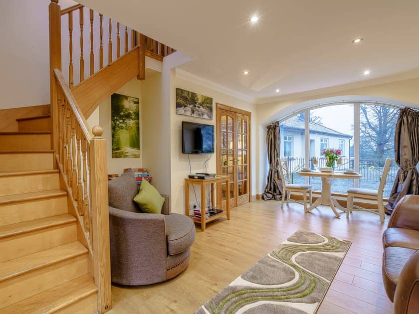 Light and airy living room | Little Arches, Lochwinnoch, near Glasgow