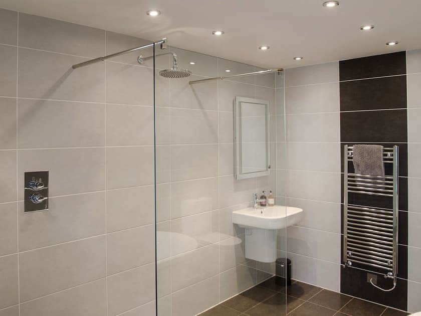 Stylish bathroom with large shower cubicle | Howgills Barn, Middleton, near Kirkby Lonsdale