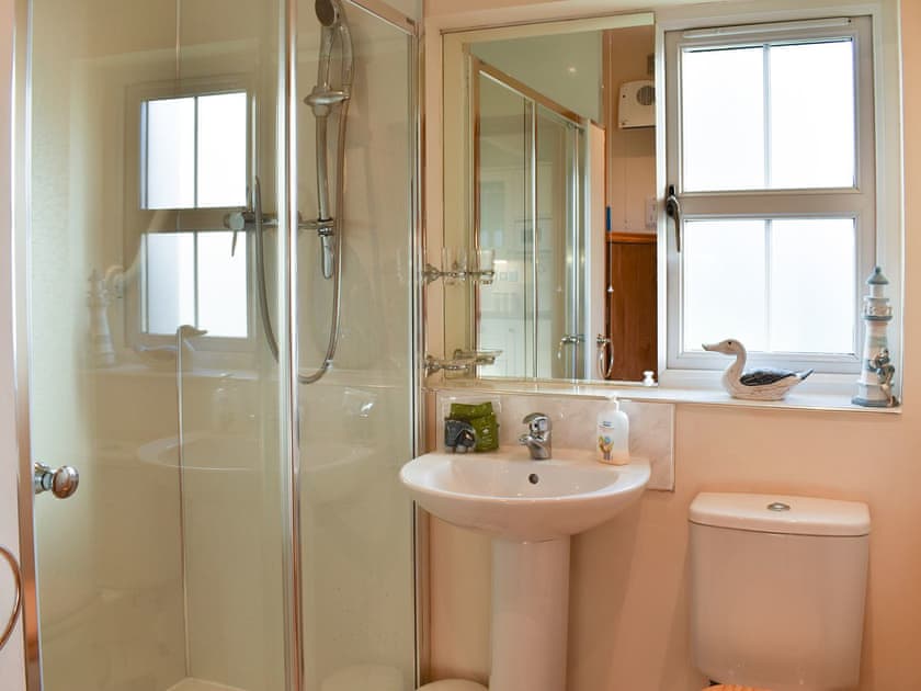Shower room | River Cottage - Milton, Drumnadrochit, near Inverness