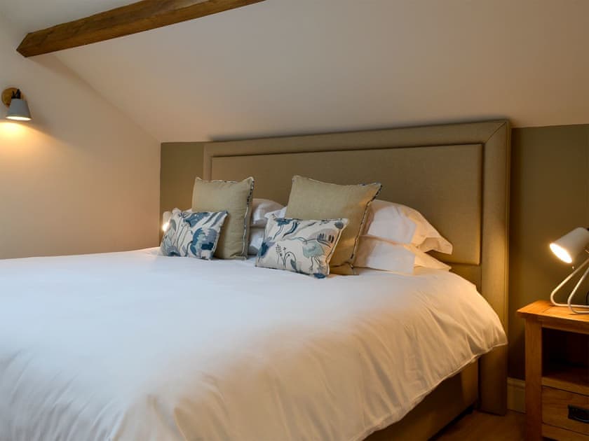 Sumptuous bedroom with kingsize bed | The Hayloft - Branthwaite Cottages, Branthwaite, near Caldbeck