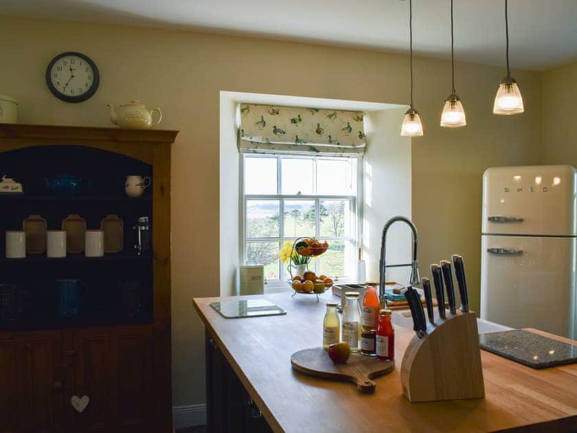 Fully equipped kitchen with ‘island’ and dining area | The Barracks @ East Neuk Orchards - Self Catering @ East Neuk Orchards, Pittenweem, near Anstruther