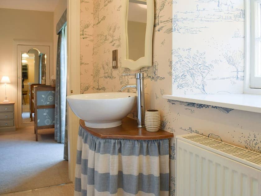 En-suite facilities | The Barracks @ East Neuk Orchards - Self Catering @ East Neuk Orchards, Pittenweem, near Anstruther